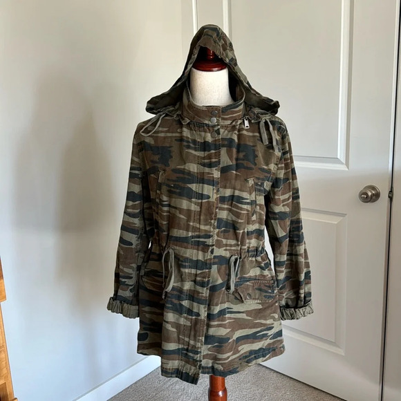Lucky Brand Jackets & Blazers - Lucky brand women’s camo green, long utility style jacket with hood size medium